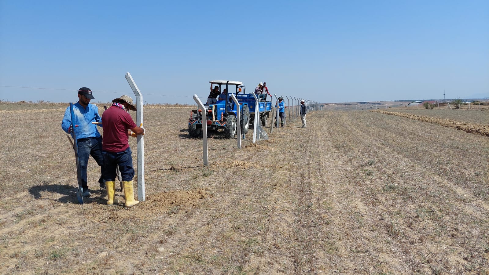 240cm Eğimli Beton Çit Direkleri
